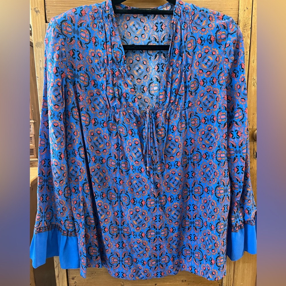 Kobi Halperin silk blouse with ruffled cuffs. NWOT, size L.